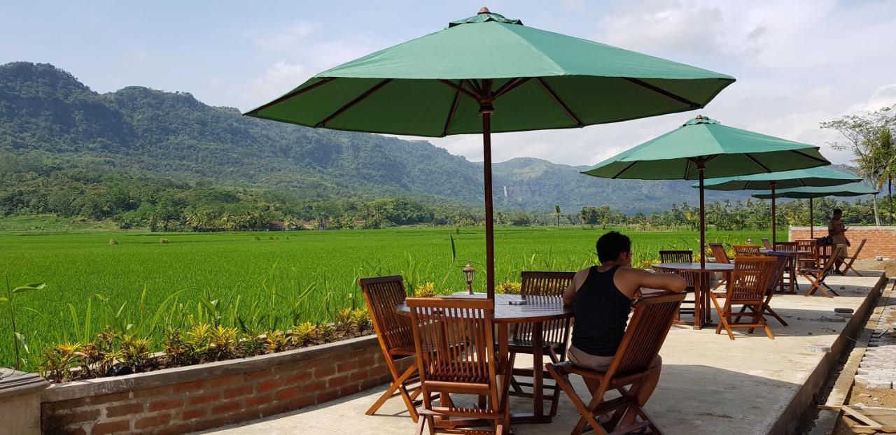 Vila Tenjo Gunung Cilowa ภายนอก รูปภาพ